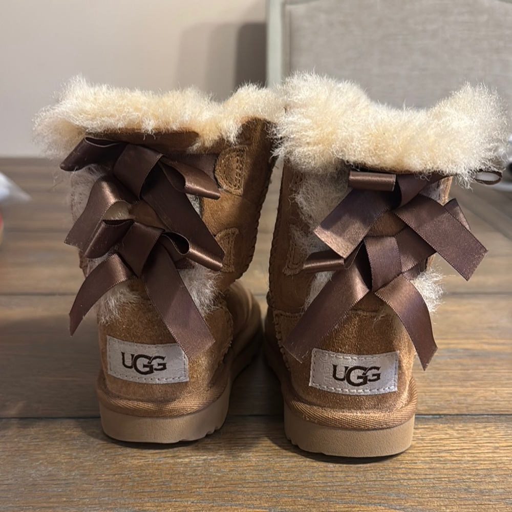 UGG Australia Toddler Bailey Bow Boots Chestnut Brown Size 6